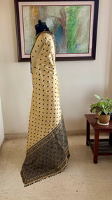 NIYATA – CREAM ASSAM SILK WITH FLORAL VINES AND GEOMETRY