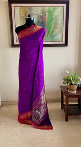MRINAL – MAGENTA PAITHANI WITH NARALI BORDER AND MOR KUNDA AANCHAL