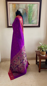 MRINAL – MAGENTA PAITHANI WITH NARALI BORDER AND MOR KUNDA AANCHAL