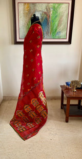 PIYA – RED MUSLIN JAMDANI WITH WOVEN HOUSE MOTIFS
