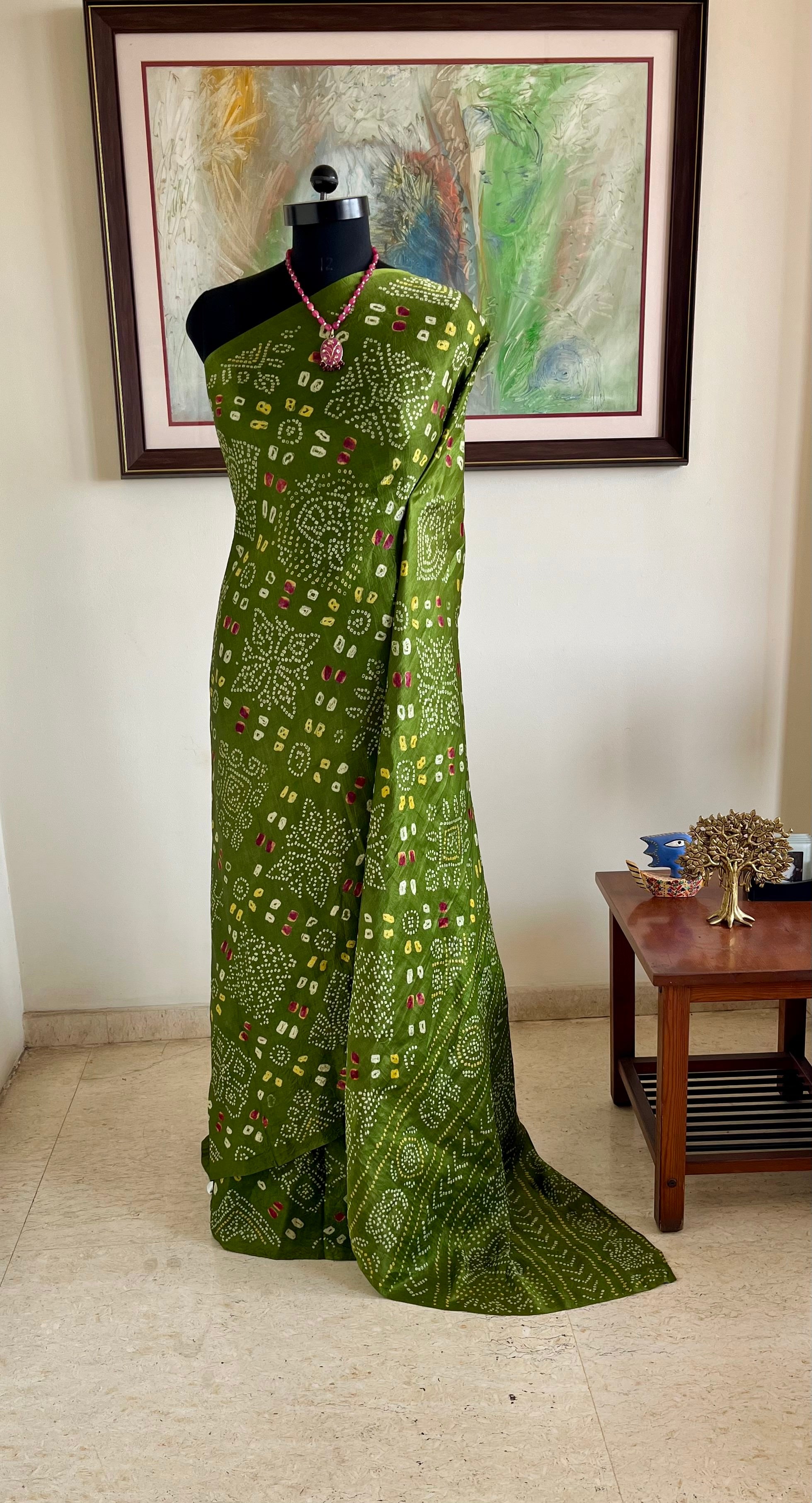 OJASI – VIBRANT BANDHANI COLOURS ON FLUID GAJJI SILK – MOS Preloved