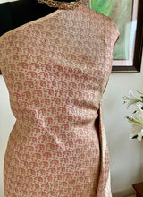 SAREESHA- BEIGE GOLD TANCHOI BANARASI SAREE WITH PAISLEYS