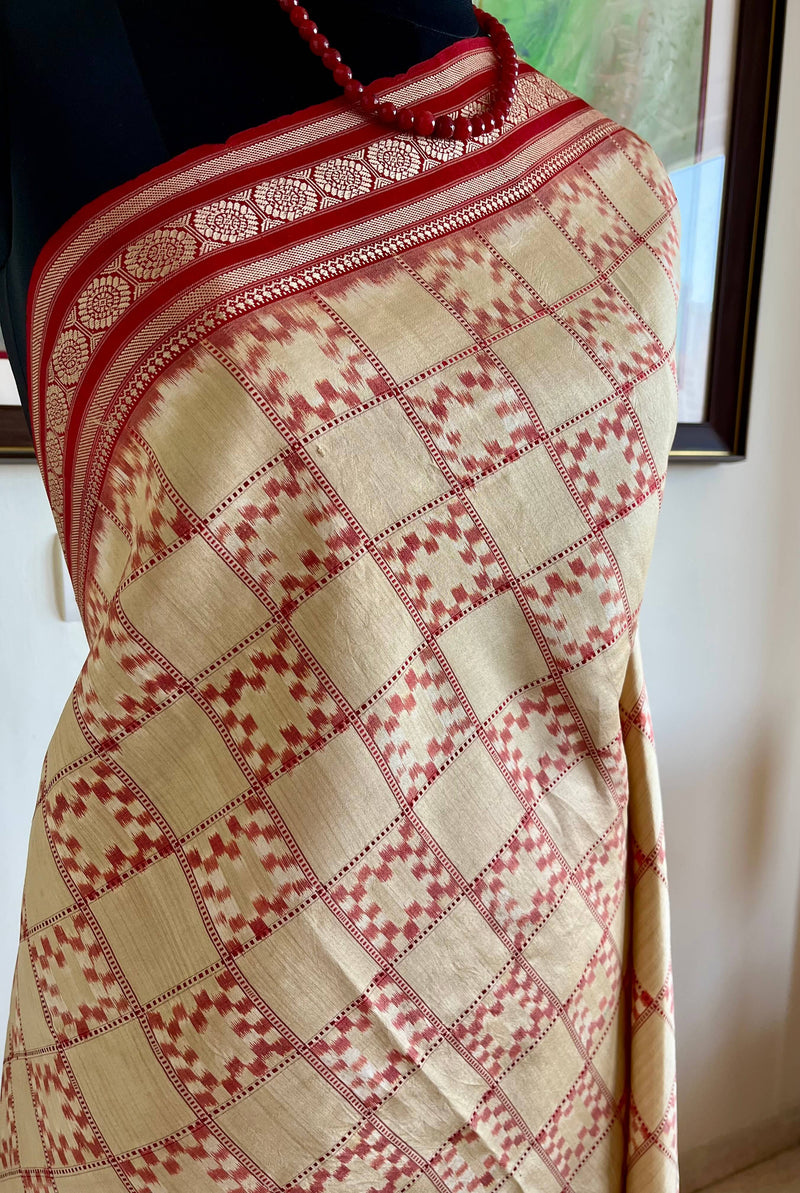 BHANU – OFF-WHITE AND MAROON POCHAMPALLY SILK TREASURE