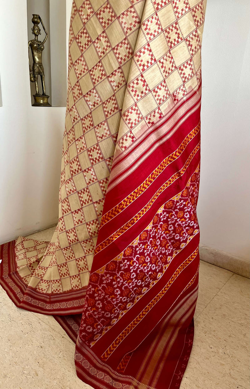 BHANU – OFF-WHITE AND MAROON POCHAMPALLY SILK TREASURE