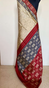 LIYANA- BEIGE PUTAPAKKA IKKAT SAREE, MESMERIZING DIAMOND AND KOLAM MOTIFS