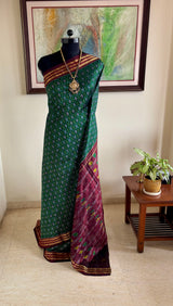 DITI — A STUNNING POCHAMPALLY SILK IN GREEN AND MAROON
