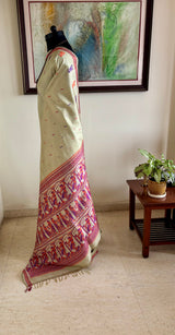 SANKARI — CREAM KANJIVARAM WITH PEACOCKS AND DANCING FIGURES