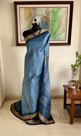 SAROJBALA – STEEL GREY BOMKAI WITH MOTIF-RICH DRAMATIC AANCHAL