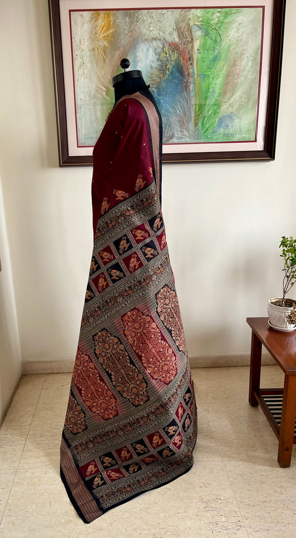 NIRBHIKA – HANDLOOM BOMKAI COTTON WITH PARROTS AND FLORAL AANCHAL