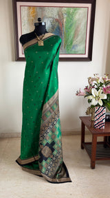 BIJAYINI — GREEN BOMKAI SILK WITH DELICATE BOOTIS & GEOMETRIC AANCHAL