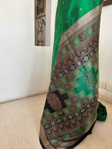 BIJAYINI — GREEN BOMKAI SILK WITH DELICATE BOOTIS & GEOMETRIC AANCHAL