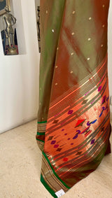SAMMOHINEE — SHOT GREEN PAITHANI WITH MOR KUNDA