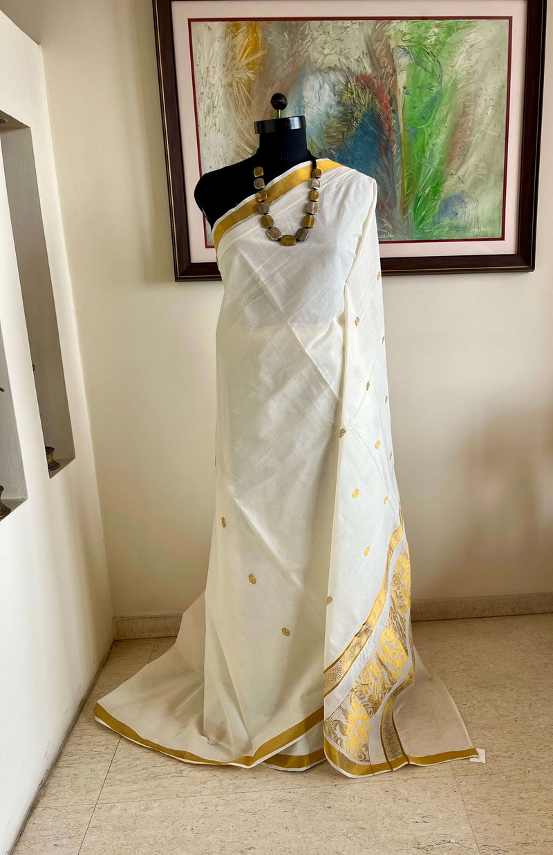 PONMOLI – NEVER WORN KASAVU WITH PEACOCK PAISLEY AANCHAL