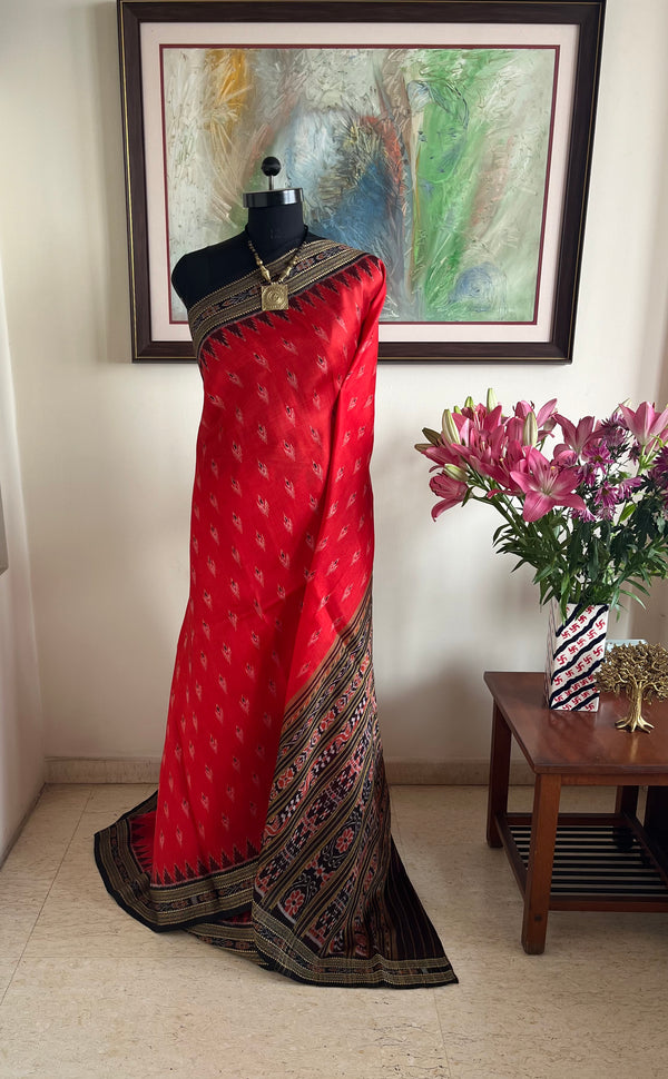 TANUPRIYA – RED KHANDUA SAREE WITH MORPANKH AND BANDHA ANCHAL