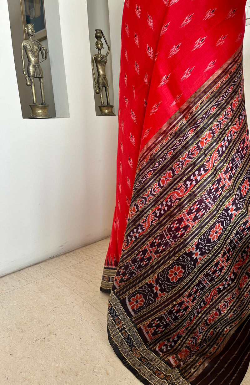 TANUPRIYA – RED KHANDUA SAREE WITH MORPANKH AND BANDHA ANCHAL