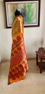 MADHI – CHECKERED KANJIVARAM WITH FLORAL ELEGANCE
