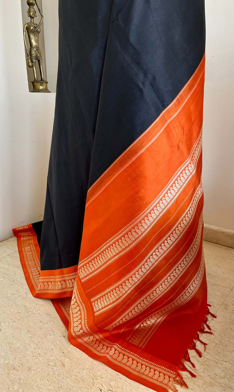 MAADHULYA-BOLD BLACK KORVAI KANJIVARAM WITH ORANGE AND GOLD PAISLEYS