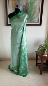 YASHIKA – A KANJIVARAM SILK WITH EXQUISITE FLORAL WEAVING