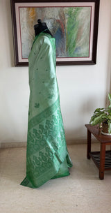YASHIKA – A KANJIVARAM SILK WITH EXQUISITE FLORAL WEAVING