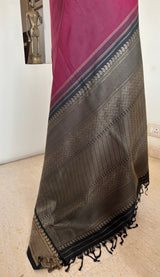 ESHNA – A STRIKING KANJIVARAM IN MAROON, BLACK AND GOLD
