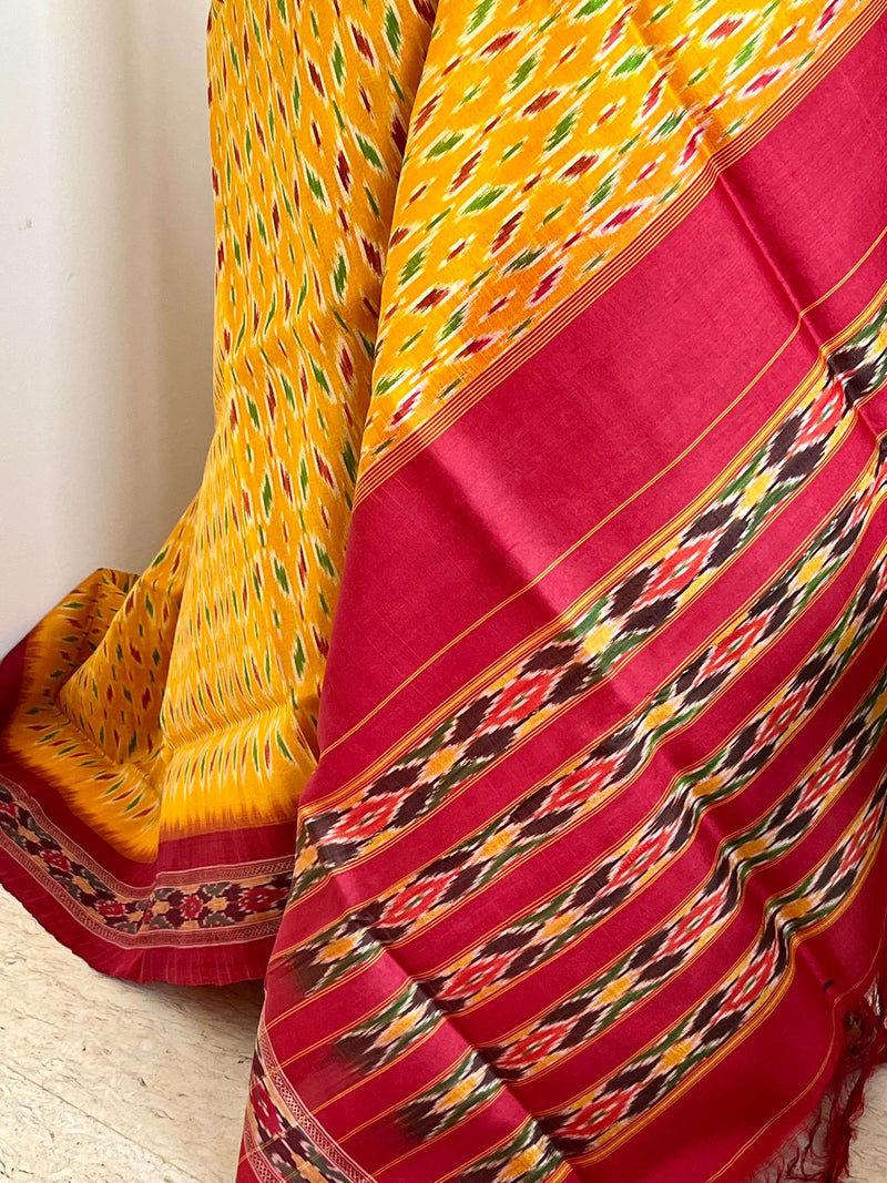 SONAKSHI- A RADIANT YELLOW PATOLA SILK SAREE, A TAPESTRY IN ELEGANCE AND CHARM
