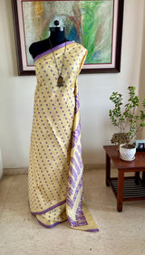 UTPALIKA – CREAM BALUCHARI WITH INTRICATE WOVEN NARRATIVES