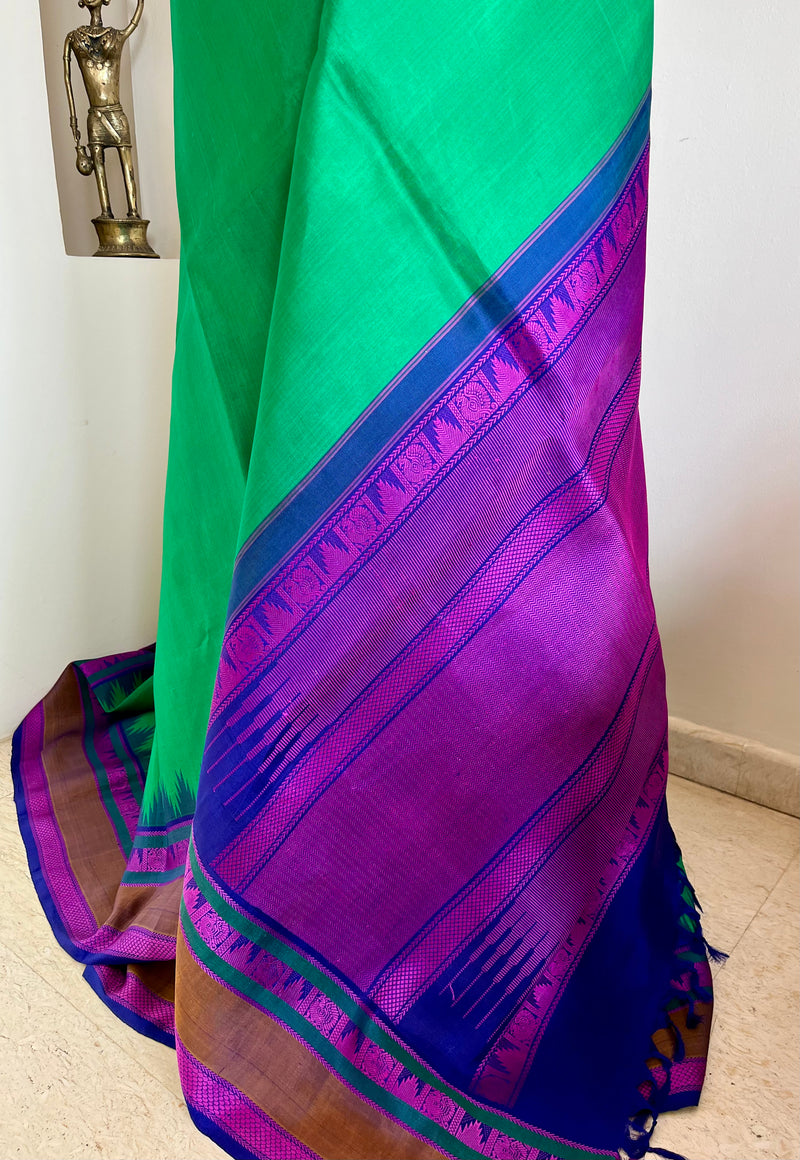 KANVIKA- TIMELESS ELEGANCE, VIBRANT GREEN KORVAI KANJIVARAM WITH UNIQUE MOTIFS