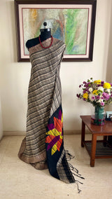 ELAKSHI – GREY BLACK GHICHA TUSSAR WITH JAMdANI FLORAL AANCHAL