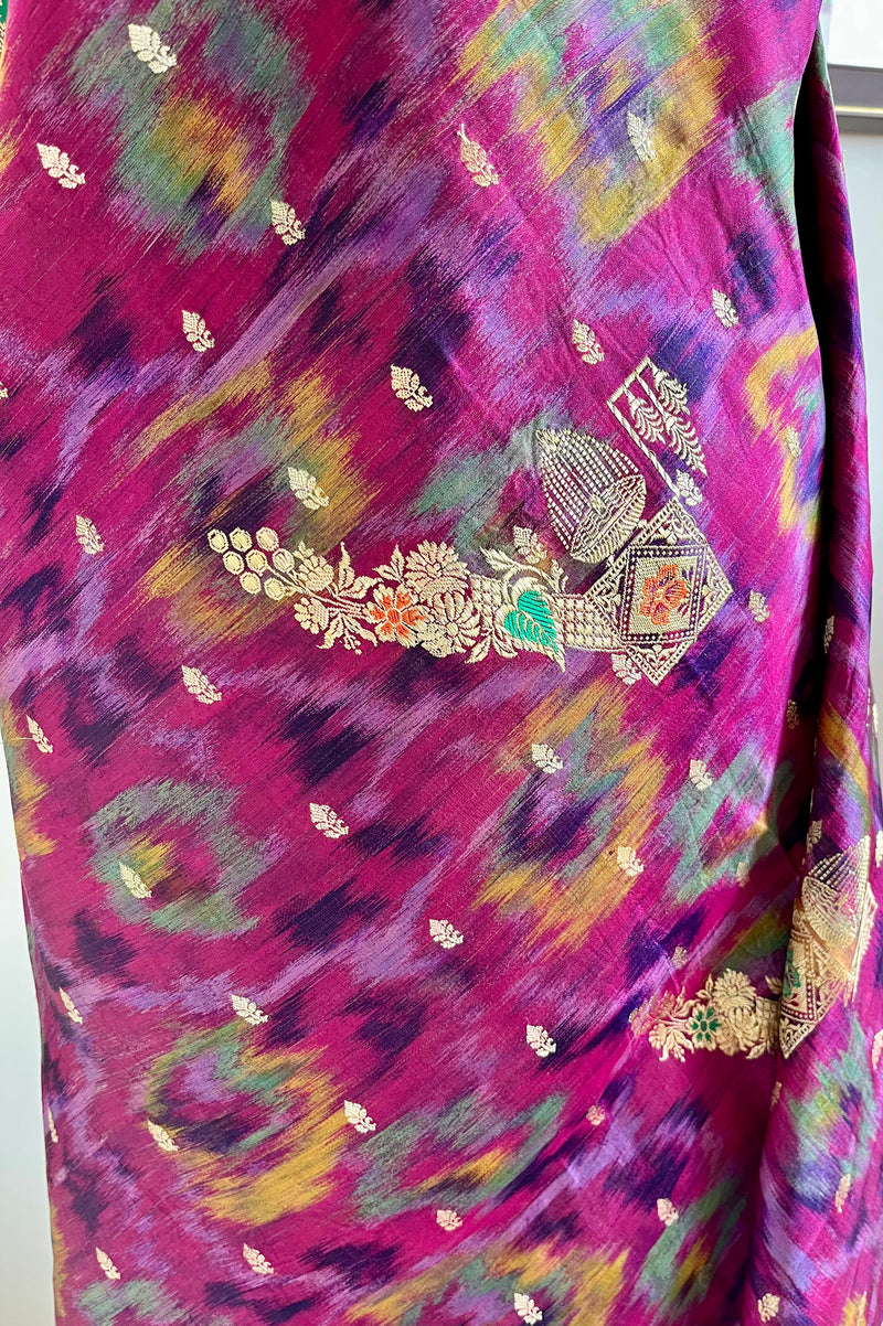 UDIPTI- RANGKAT BANARASI WITH FLOWING IKKAT AND ZARI FLORALS