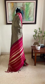 MADHVADHANI – WHITE MOTIF KORVAI KANJIVARAM IN GREY AND MAROON