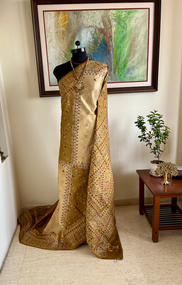 TITHIRA- KANTHA ON TUSSAR WITH BOLD GEOMETRIC AND FLORAL DETAIL