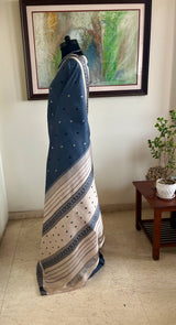 NAIWRITA – GREY KORVAI KATTAM KANJIVARAM WITH PEACOCK MOTIF BORDER
