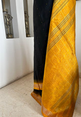SUMEDHIKA – BLACK PATLI BOMKAI WITH AN INTRICATE FLORAL AANCHAL
