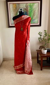 ZEBA – A LIGHTWEIGHT BANARASI SILK FOR FESTIVE CELEBRATIONS