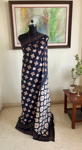 TIYANSHI – BLACK DOUBLE IKKAT POCHAMPALLY WITH ANTIQUE ZARI