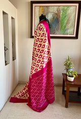 SAHASRA- VERSATILE OFF-WHITE & MAGENTA POCHAMPALLY IKKAT FOR EVERY OCCASION