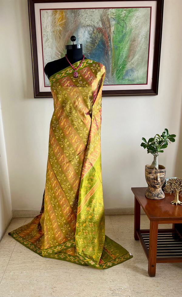 TEJAKSHI – POCHAMPALLY SILK WITH GREEN FLORAL DETAILING
