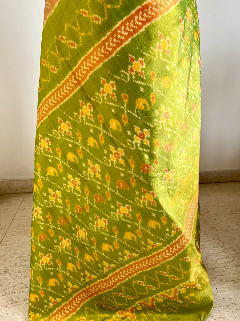 TEJAKSHI – POCHAMPALLY SILK WITH GREEN FLORAL DETAILING