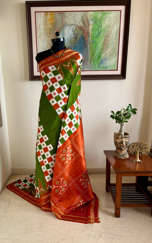 PALLAVIKA – RUST GREEN POCHAMPALLY WITH TEMPLE BLOCK DESIGN