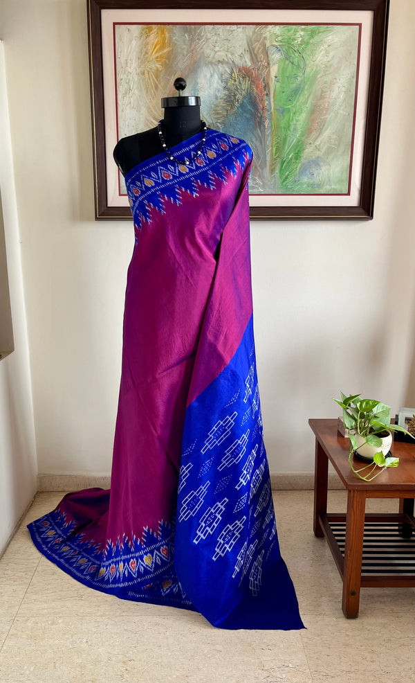 LAVINI – MAGENTA PINK POCHAMPALLY WITH BLUE, DICE-INSPIRED AANCHAL