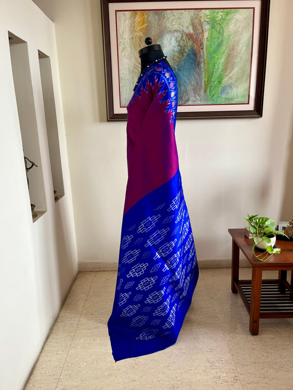 LAVINI – MAGENTA PINK POCHAMPALLY WITH BLUE, DICE-INSPIRED AANCHAL