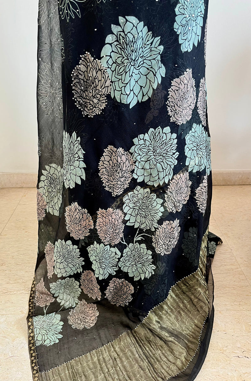 AREEBA – BLACK PURE CHIFFON WITH FLORAL MUKAISH AND ZARI DETAILING
