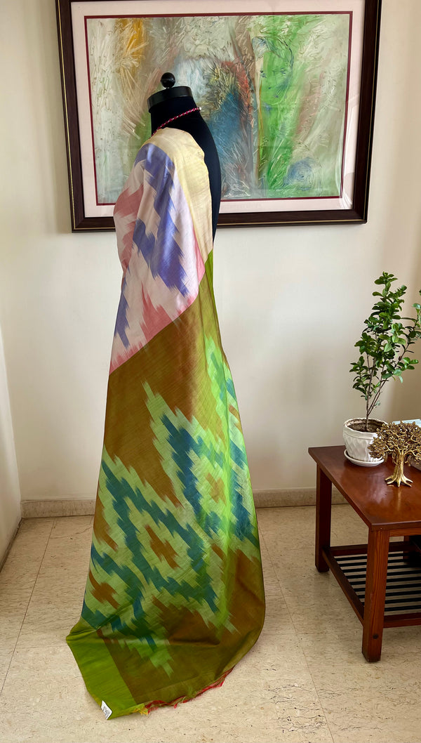 CHAHANA – NEVER WORN OFF-WHITE POCHAMPALLY WITH CHEVRON AND TEMPLE AANCHAL