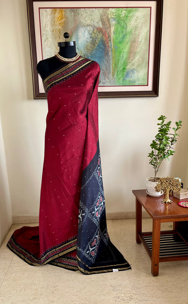 LEKISHA – MAROON POCHAMPALLY WITH BLACK FLORAL GRID AANCHAL