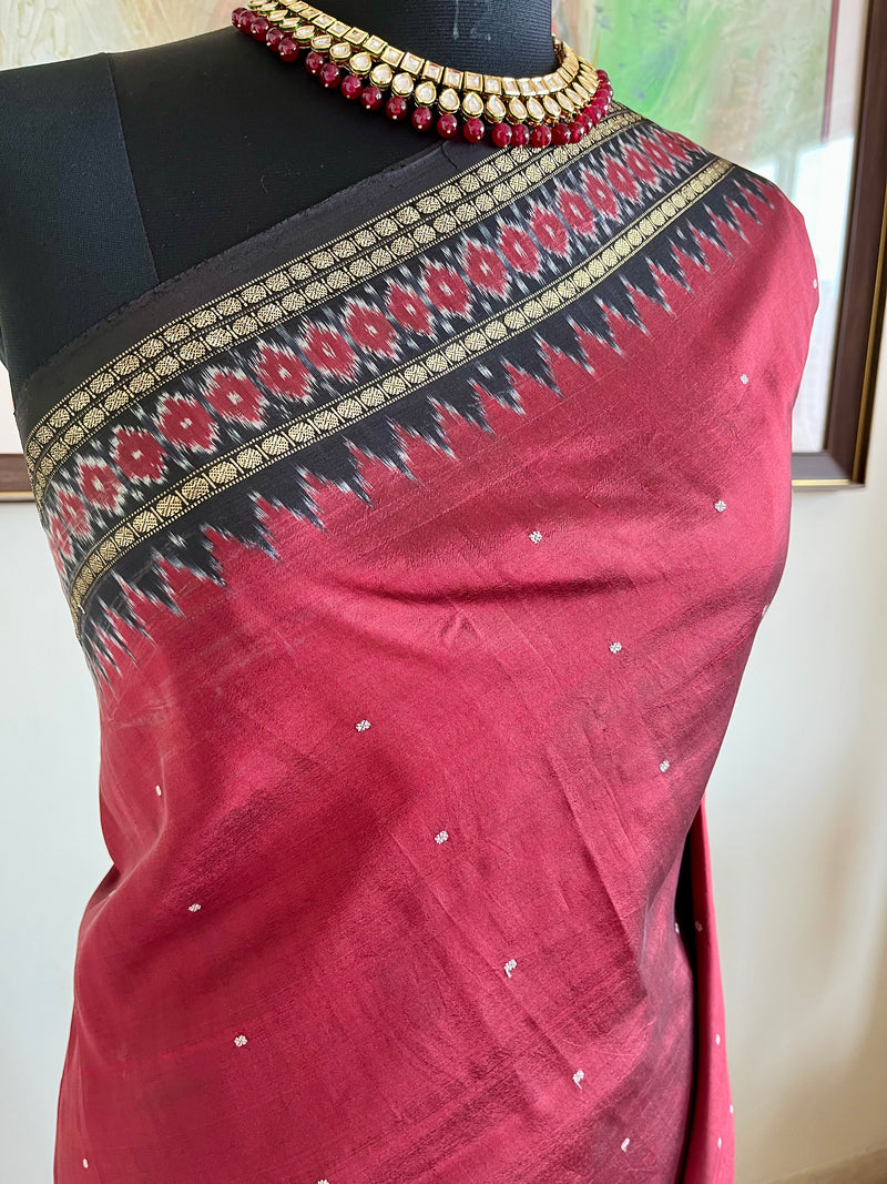 LEKISHA – MAROON POCHAMPALLY WITH BLACK FLORAL GRID AANCHAL