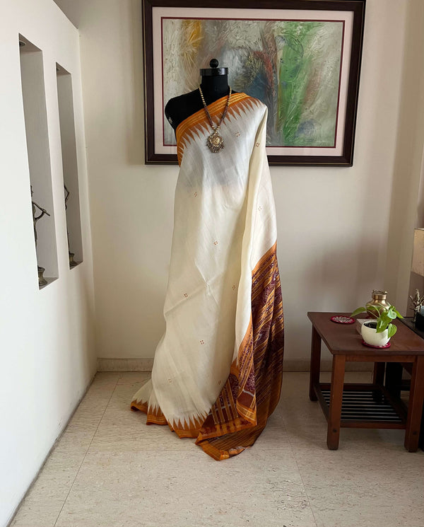 BINAPANI- NEVER-WORN KHANDUA SAREE WITH FLORAL BANDHA MOTIFS IN BORDER & AANCHAL