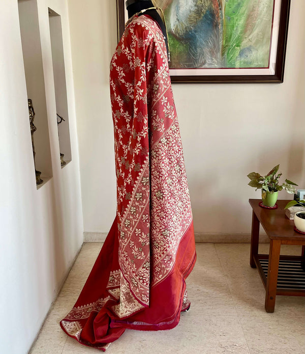 DEVAKI – RUST BANARASI WITH THREAD AND ZARI FLORAL MOTIFS