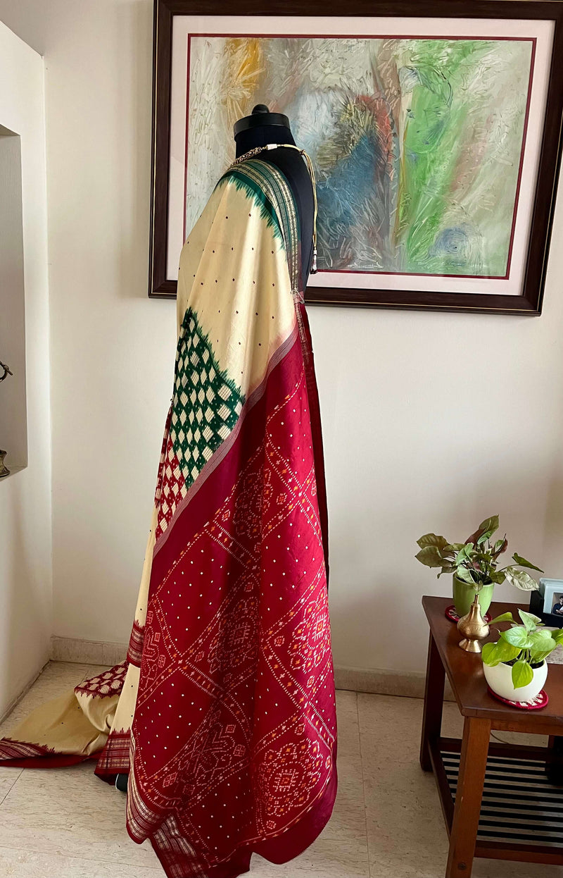 MADHU- ELEGANT CREAM POCHAMPALLY SILK WITH UNIQUE GANGA JAMUNA BORDERS