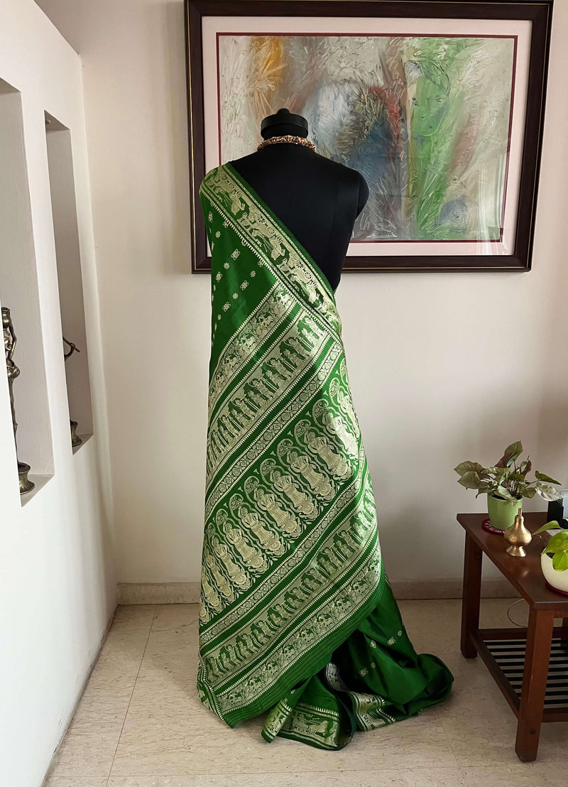 RATNABOLI – ARTFUL GREEN BALUCHARI WITH RAMAYANA SCENES AND INTRICATE PAISLEYS