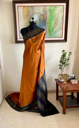 SUBIRA – RUST BROWN POCHAMPALLY SILK WITH HEXAGONAL MOTIFS